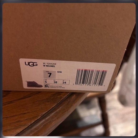 UGG Men's Charcoal Chukka Boots - Picture 6 of 8